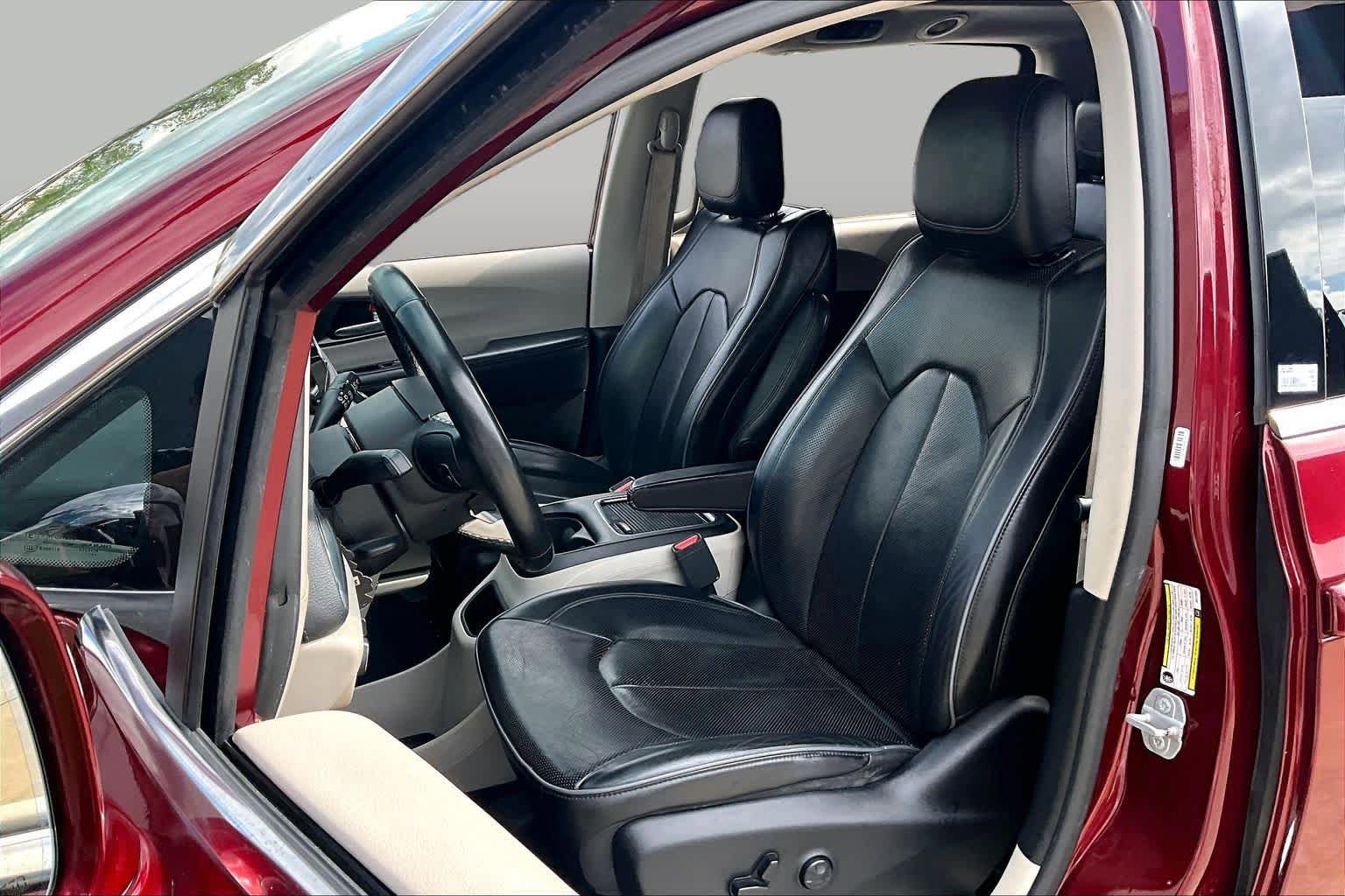 Used 2018 Chrysler Pacifica Limited FWD image 8