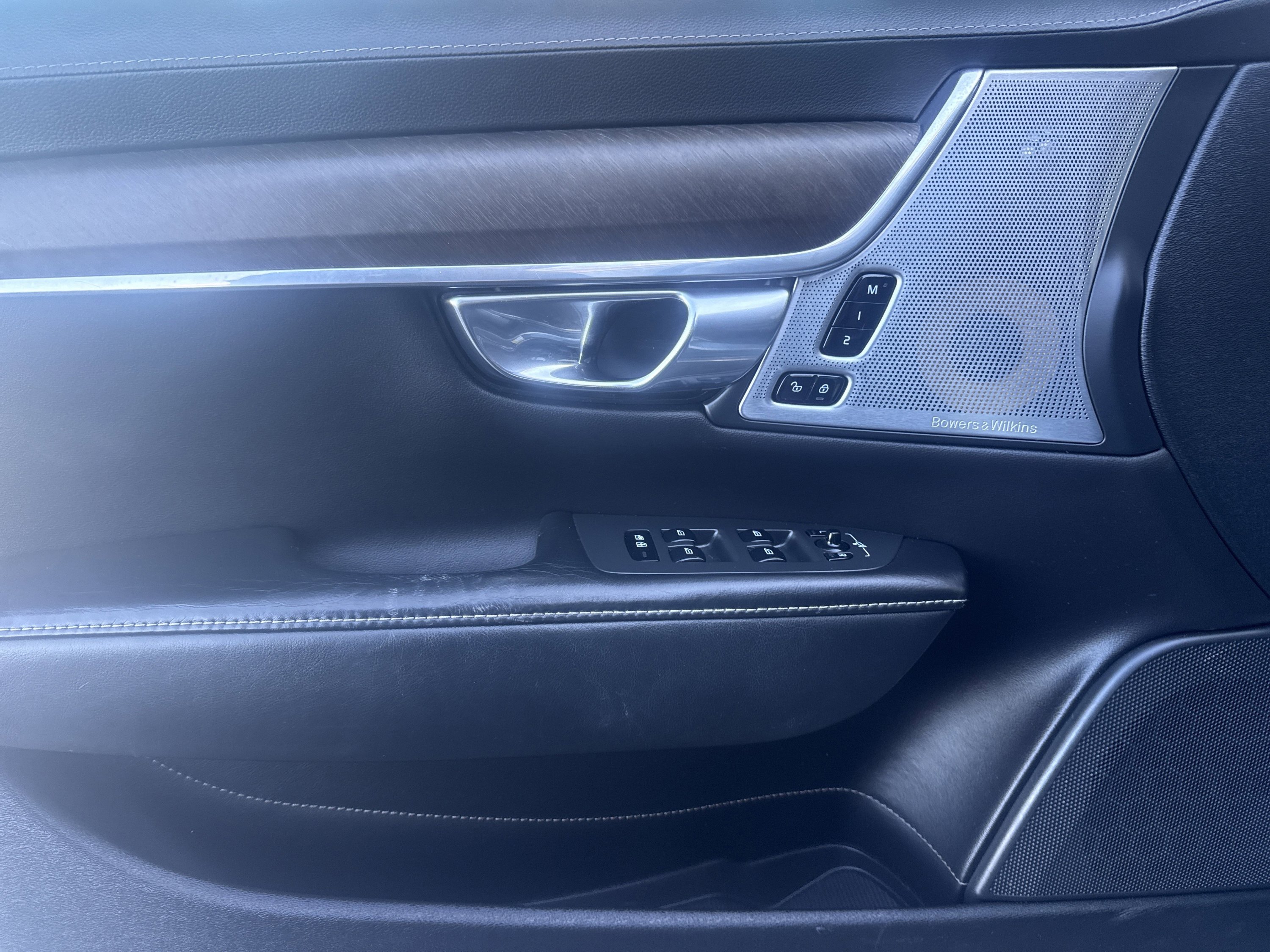 Used 2020 Volvo V90 T6 Cross Country image 17