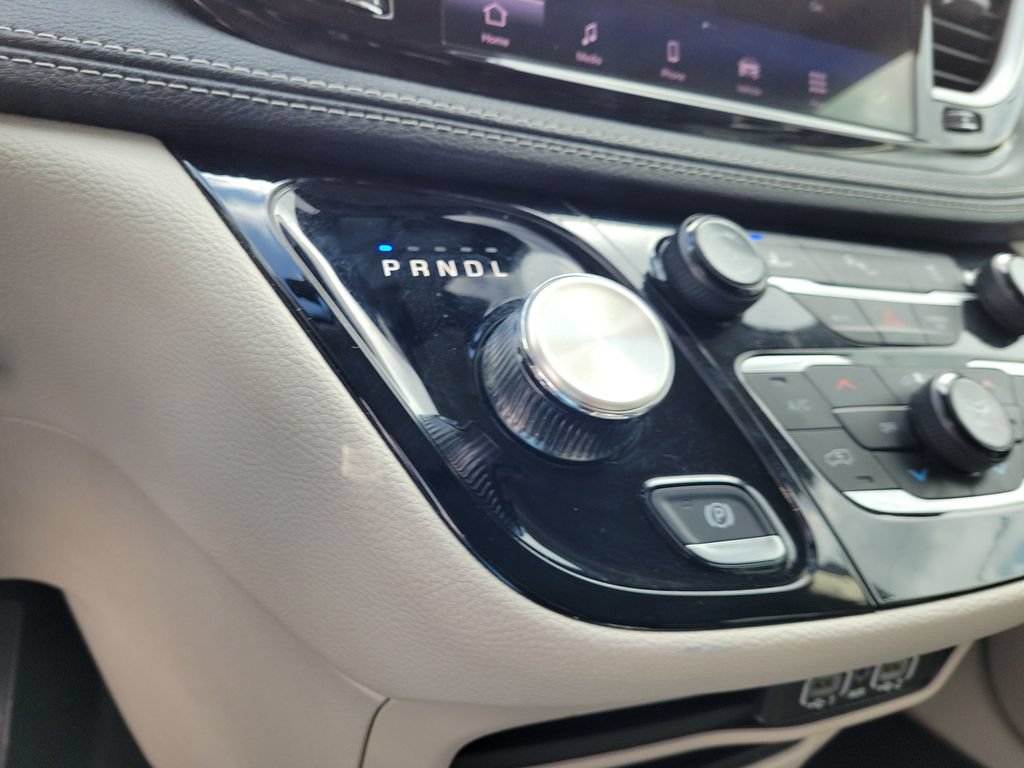 Used 2023 Chrysler Pacifica Touring-L FWD image 38