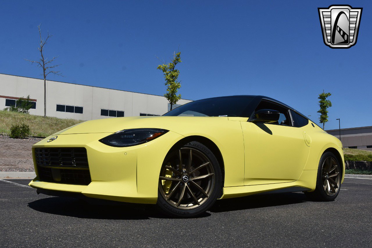 Used 2023 Nissan Z w/ Floor Mat Package (L93) image 2