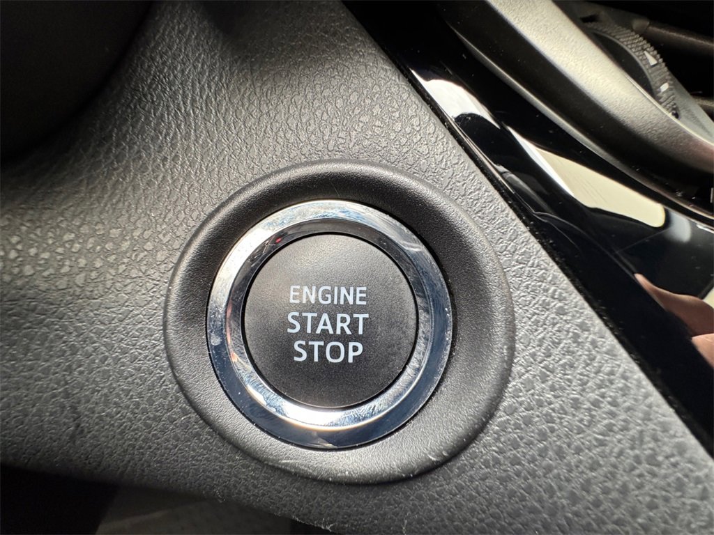 Used 2021 Toyota C-HR XLE image 25