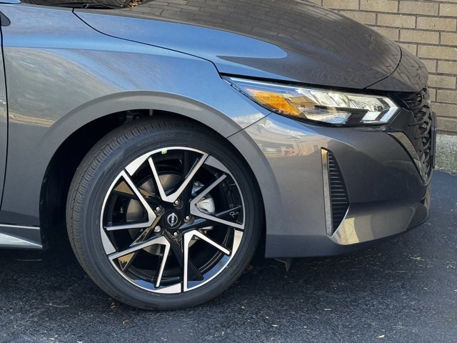 New 2025 Nissan Sentra SR image 6