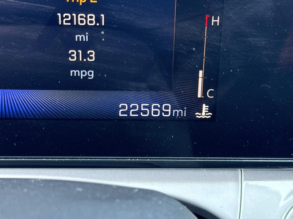 Used 2025 Chevrolet Trax LT w/ LT Convenience Package image 14