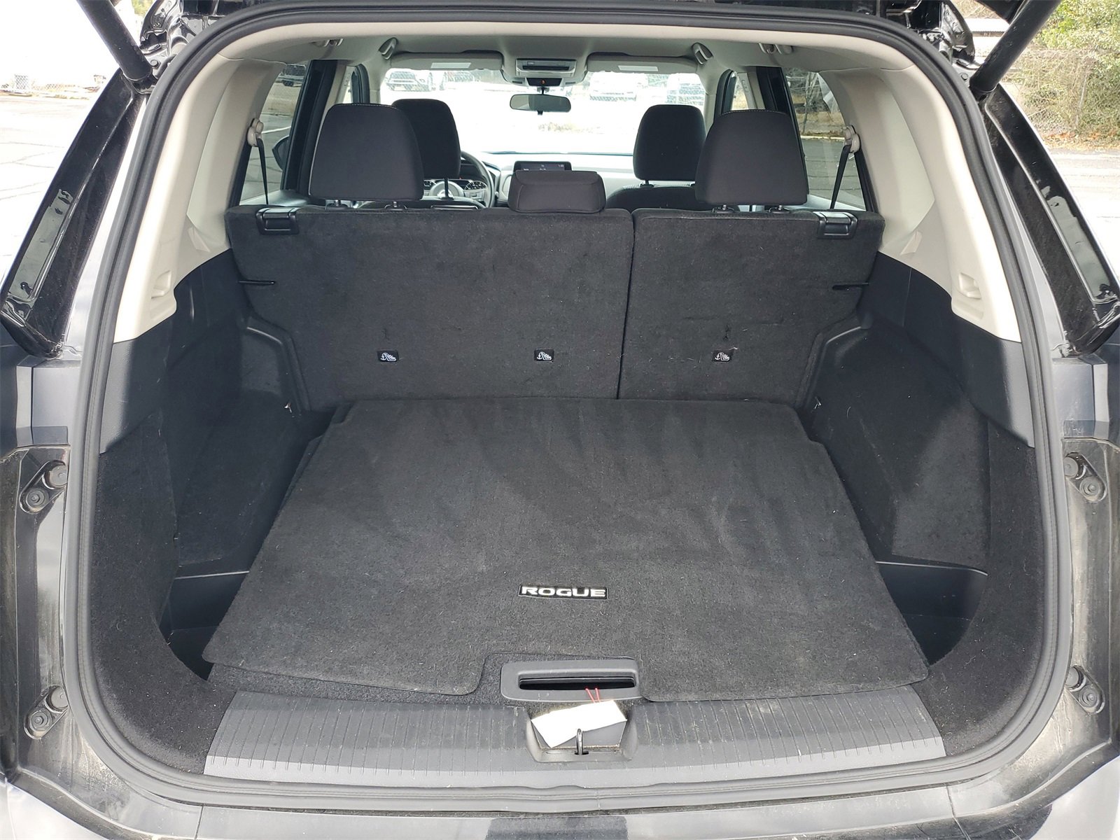 Used 2024 Nissan Rogue SV image 29