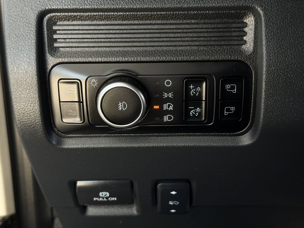 Used 2025 Ford F350 Platinum AWD/4WD image 24