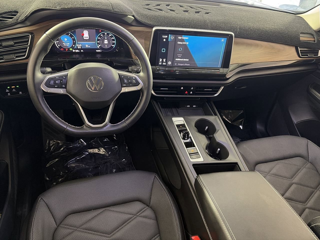Used 2025 Volkswagen Atlas SE AWD/4WD image 19