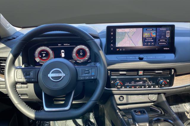 Used 2024 Nissan Rogue Platinum w/ Platinum Premium Package image 11