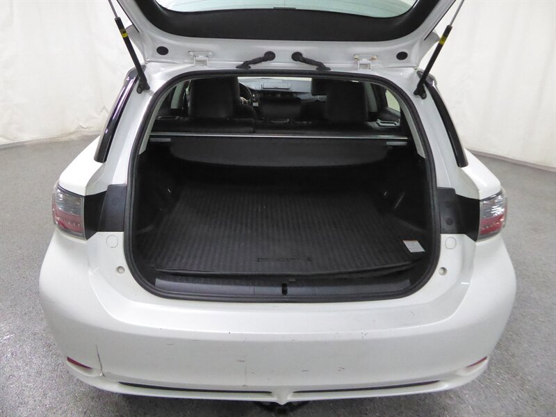 Used 2012 Lexus CT 200h Premium image 30