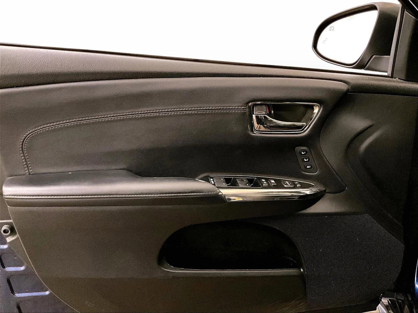 Used 2013 Toyota Avalon XLE Touring image 23