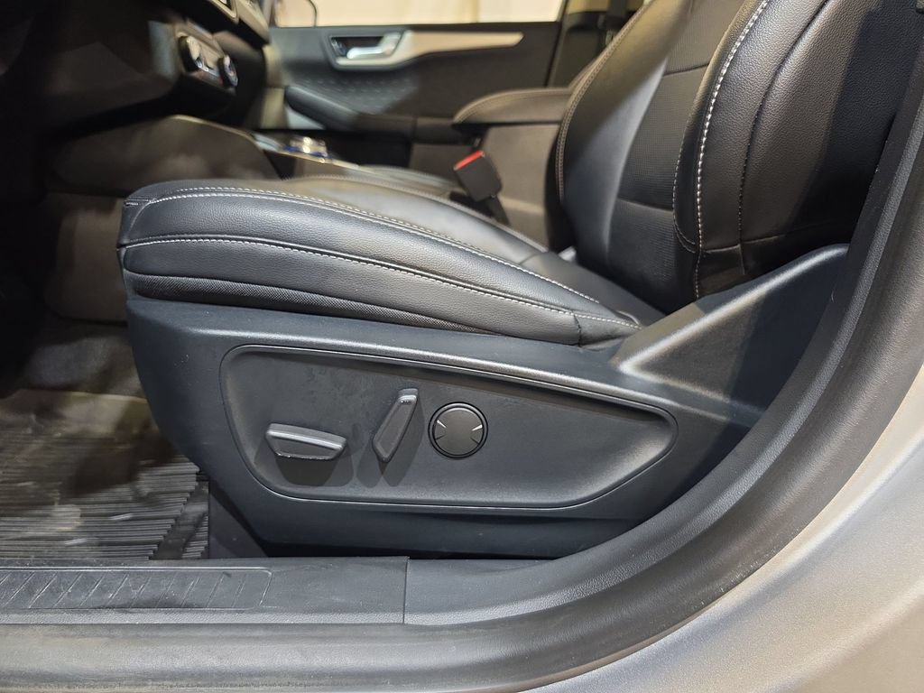 Used 2020 Ford Escape SEL AWD/4WD image 14