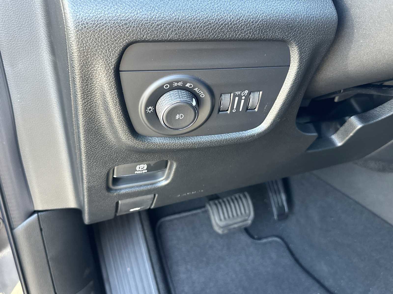 New 2025 Jeep Grand Cherokee L Limited image 33