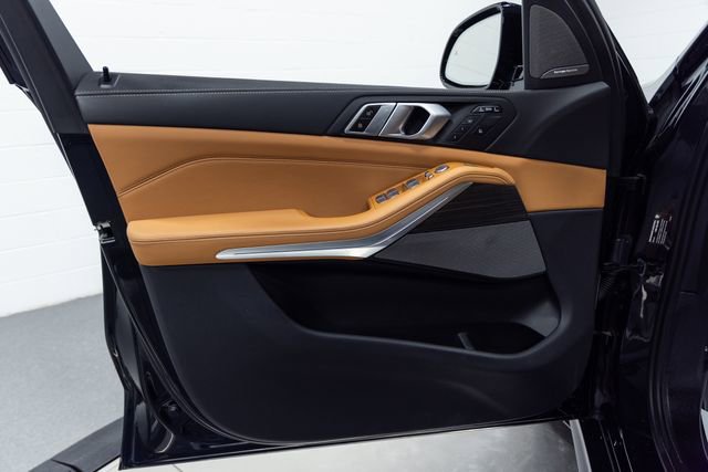 Certified 2024 BMW X7 xDrive40i w/ M Sport Package image 11