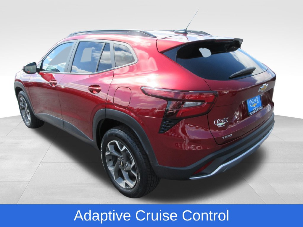 Certified 2024 Chevrolet Trax LT w/ Driver Confidence Package FWD image 3