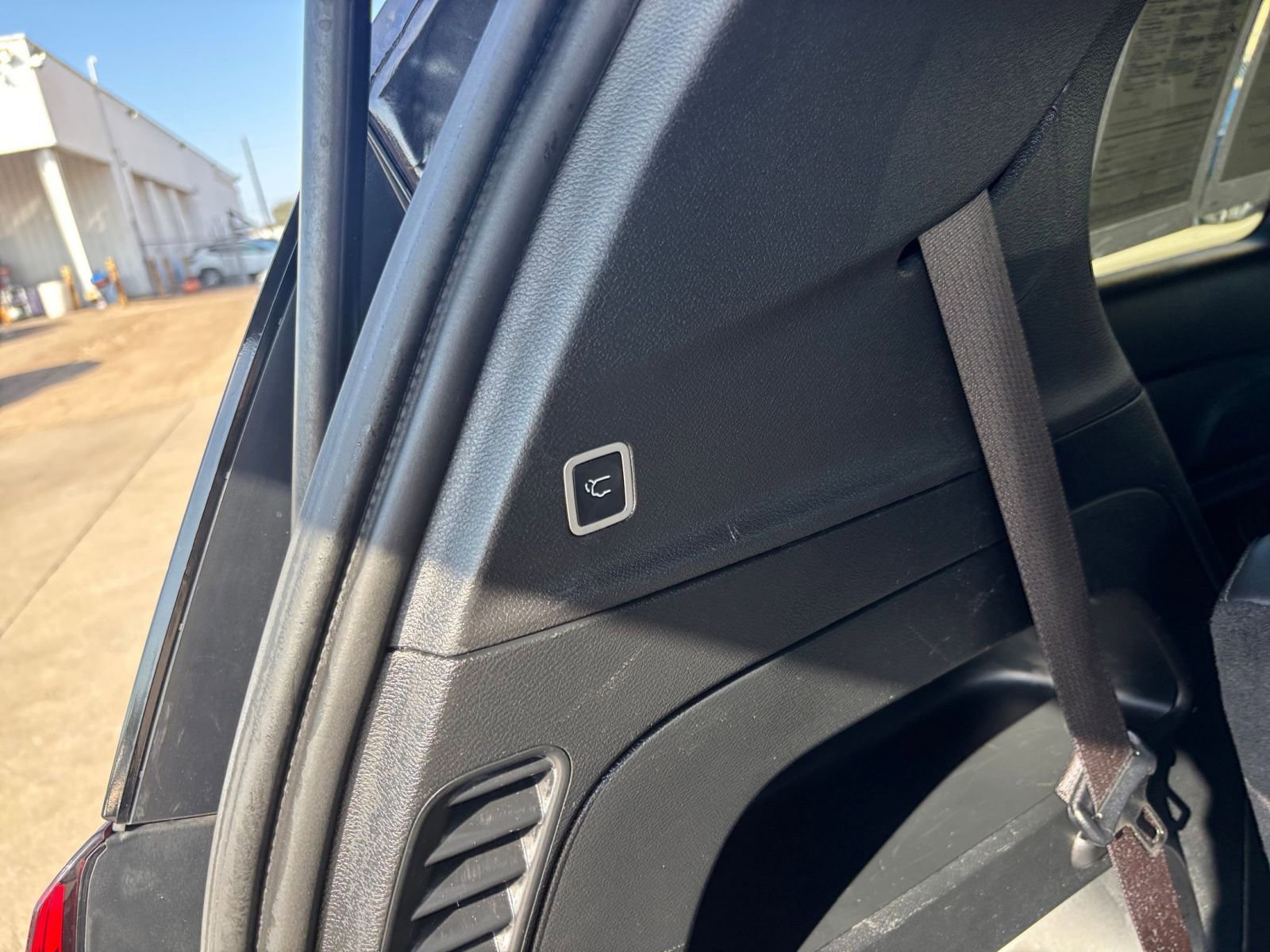 Used 2025 Chrysler Pacifica Select image 23