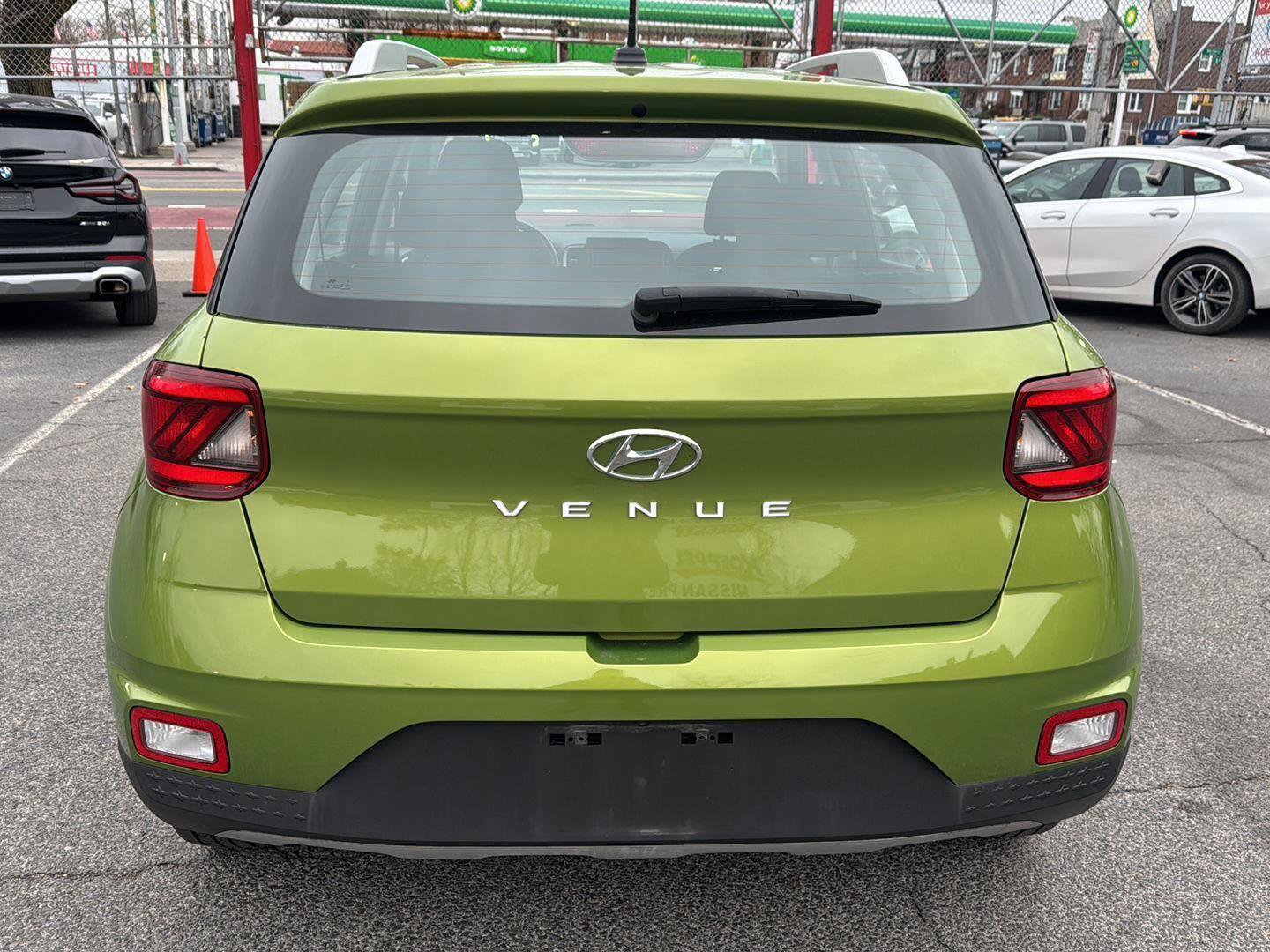 Used 2023 Hyundai Venue SEL w/ Cargo Package image 8