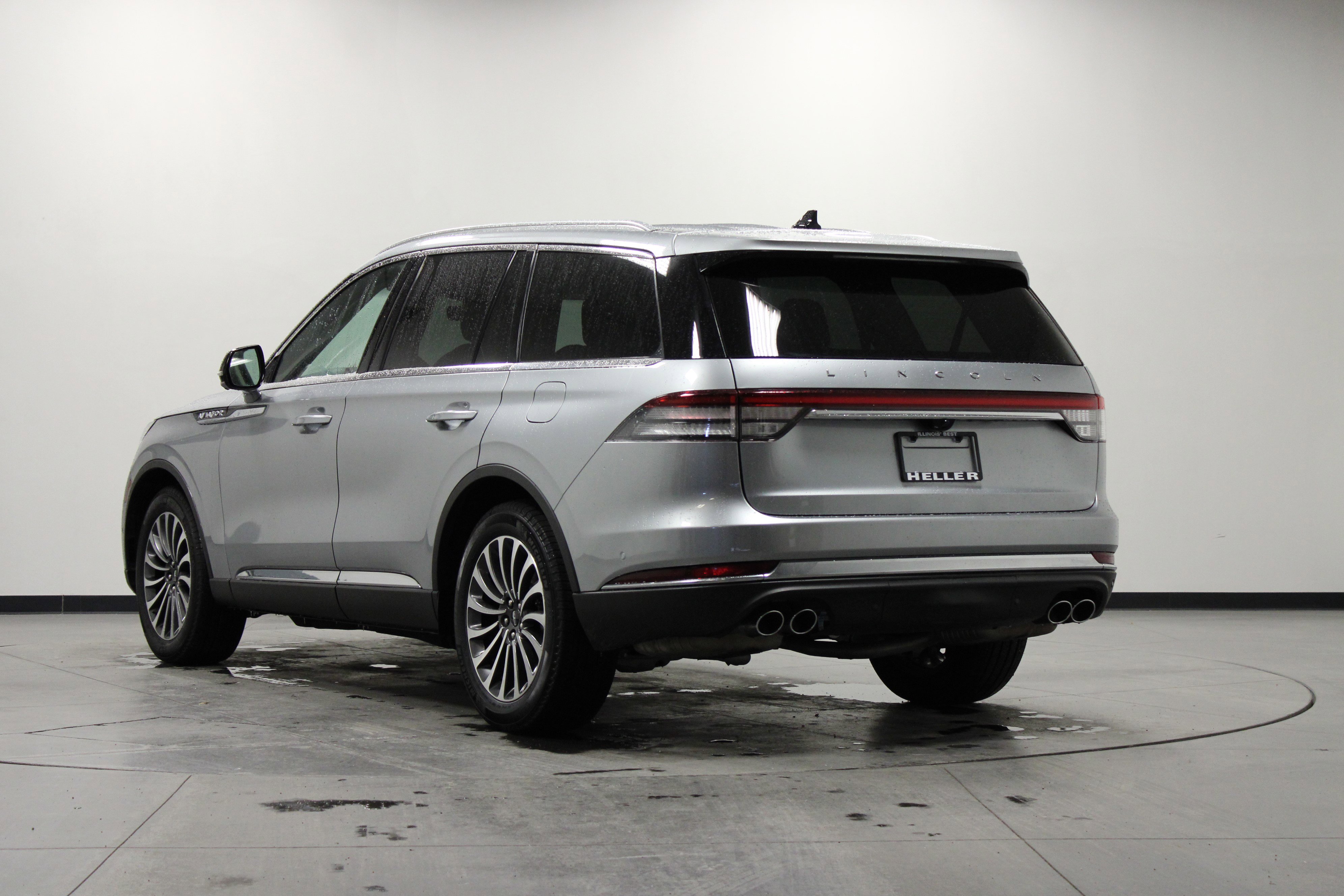 Used 2022 Lincoln Aviator Reserve w/ Equipment Group 201A image 6
