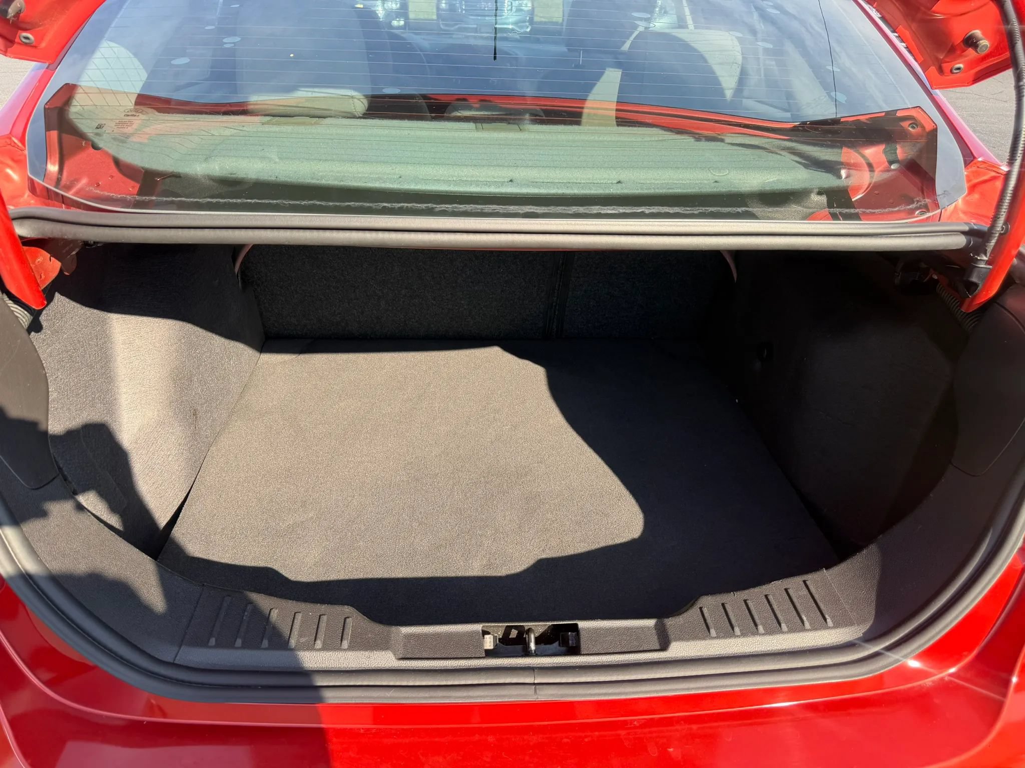 Used 2018 Ford Focus SE FWD image 16