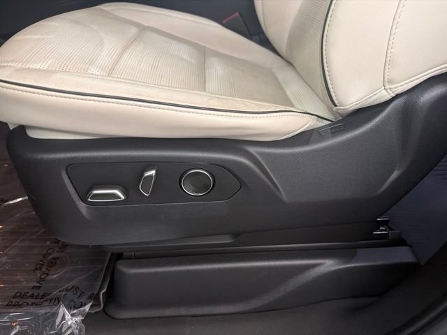 Used 2021 Cadillac Escalade Sport w/ LPO, Illumination Package RWD image 10