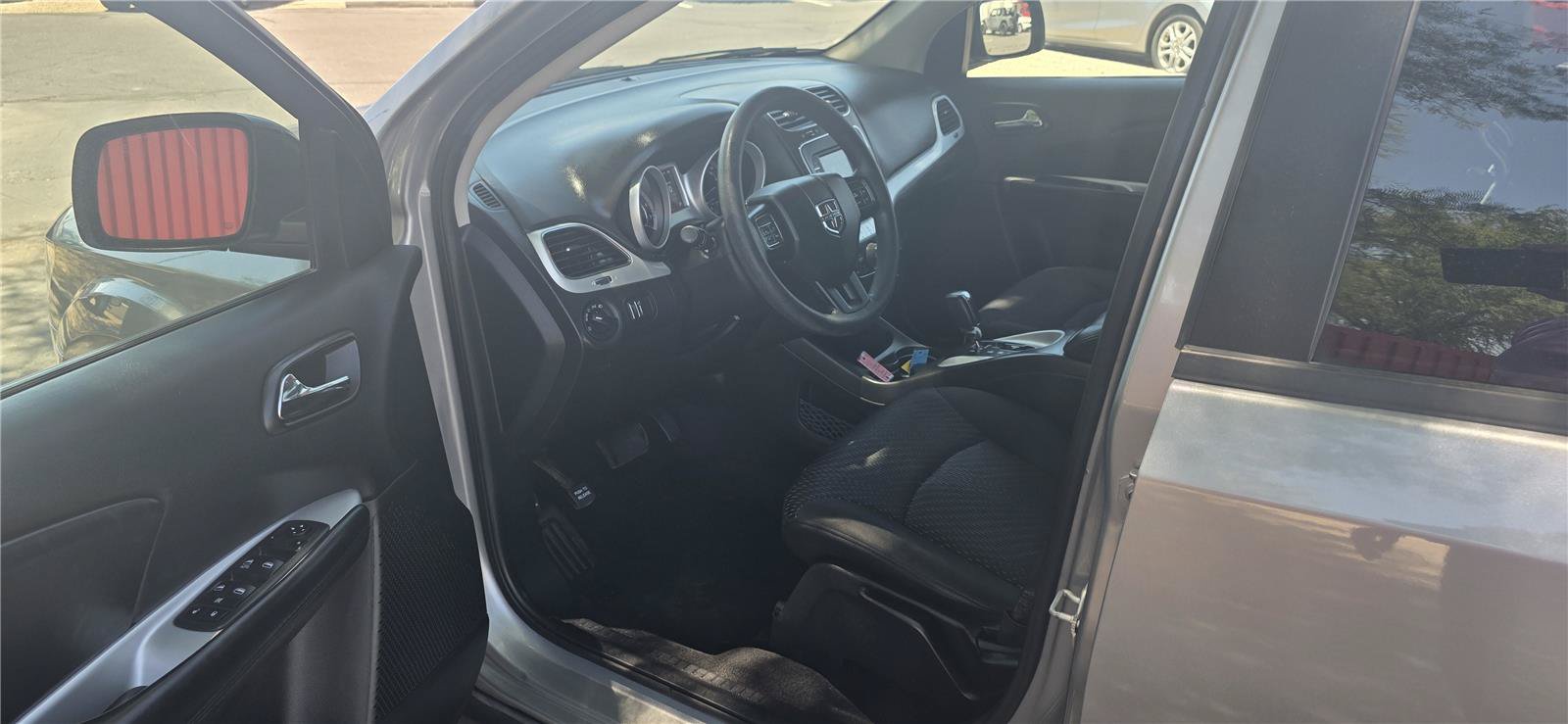 Used 2019 Dodge Journey SE FWD image 15