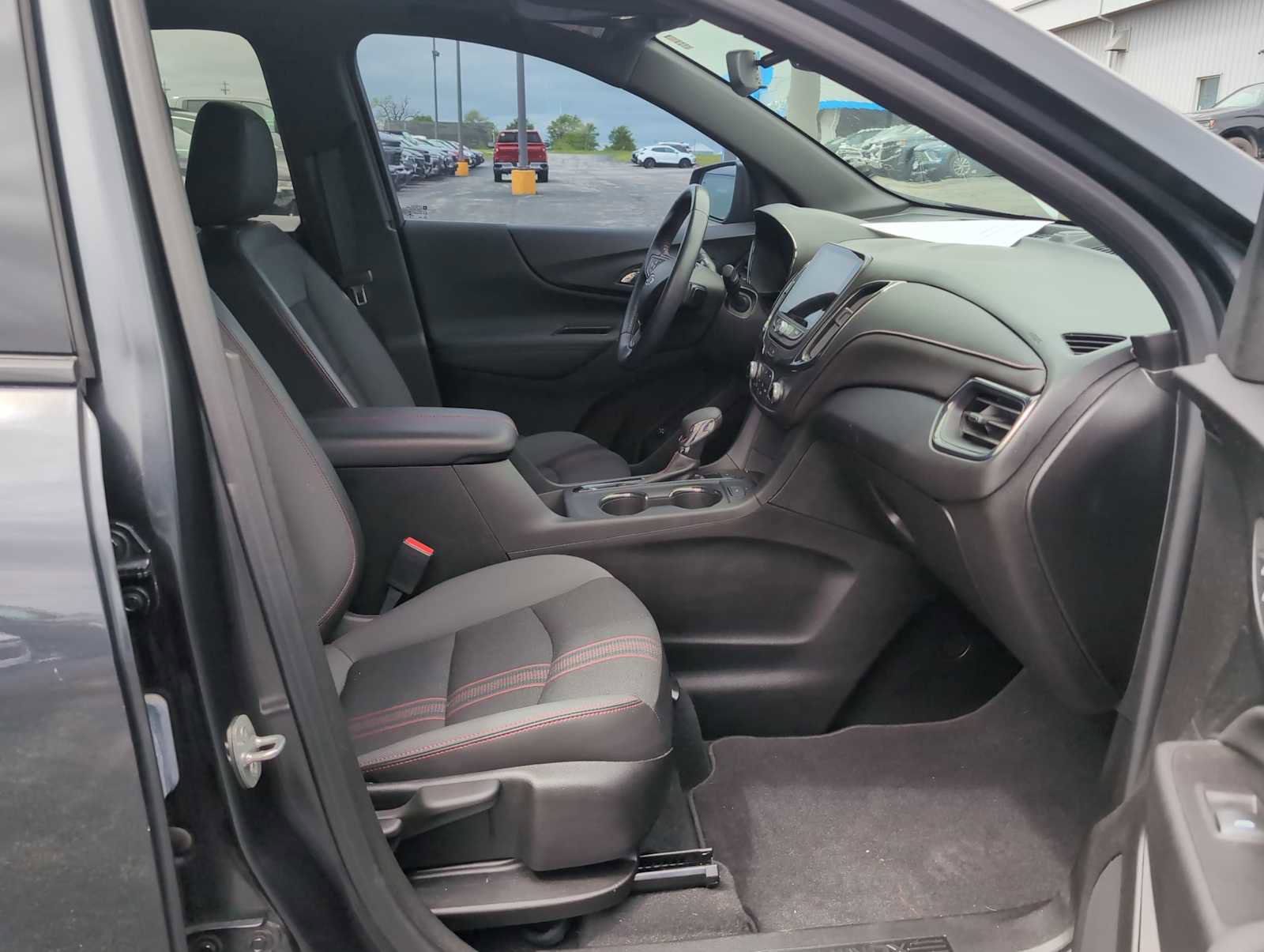 Used 2022 Chevrolet Equinox RS w/ Infotainment Package AWD/4WD image 30