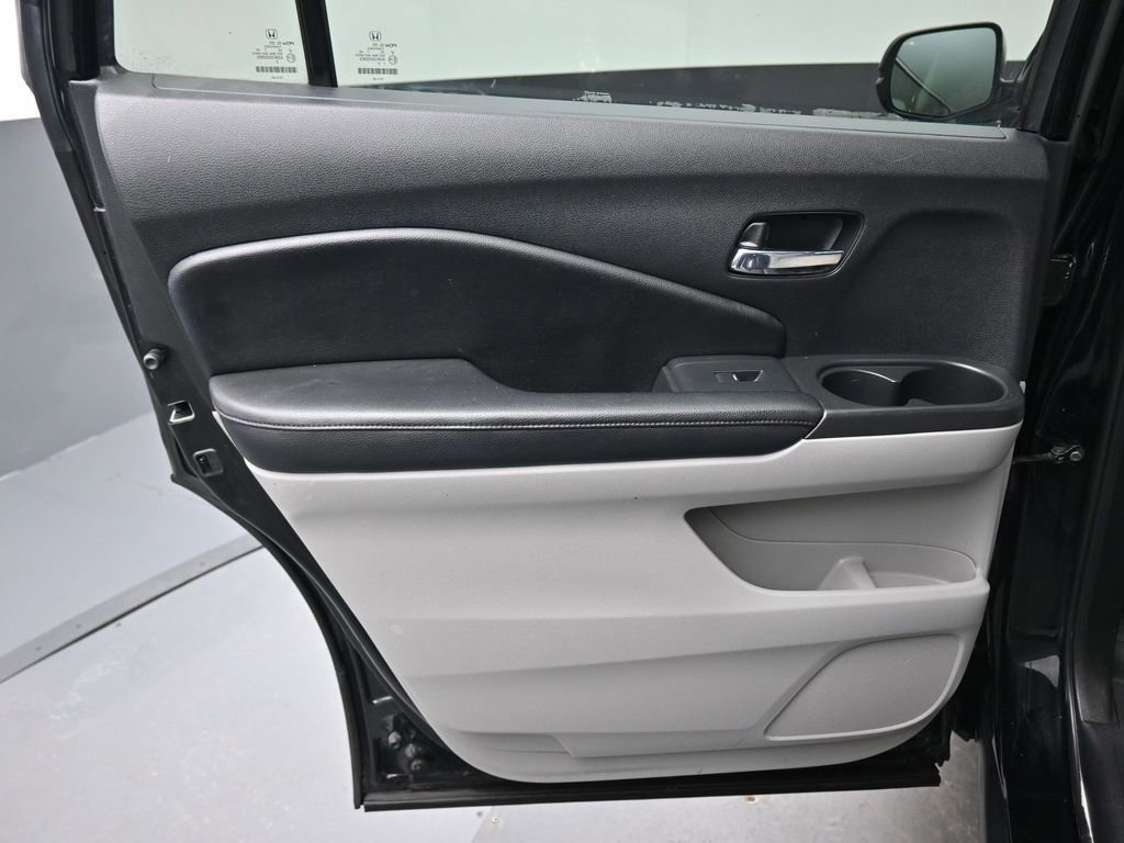 Used 2017 Honda Pilot LX image 27