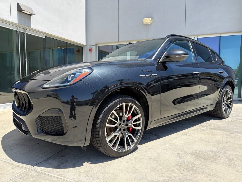 Certified 2023 Maserati Grecale Modena AWD/4WD image 4