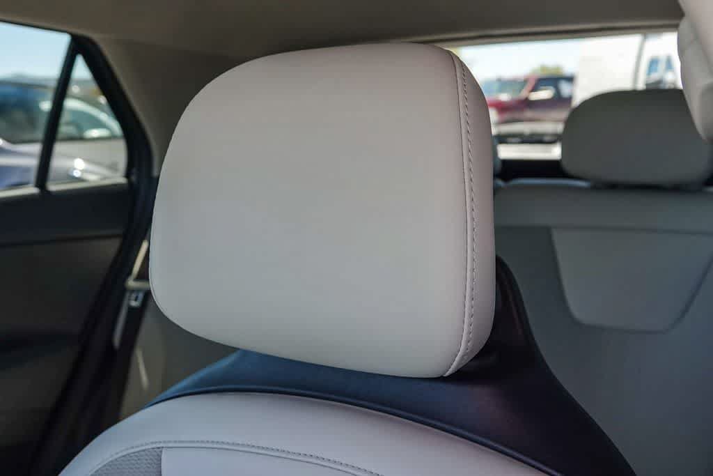 Certified 2023 Kia Niro EX Touring FWD image 24