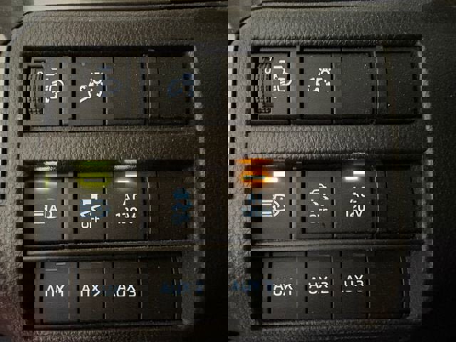 Certified 2025 Toyota Tacoma TRD Off-Road w/ TRD Off Road Upgrade Package AWD/4WD image 9