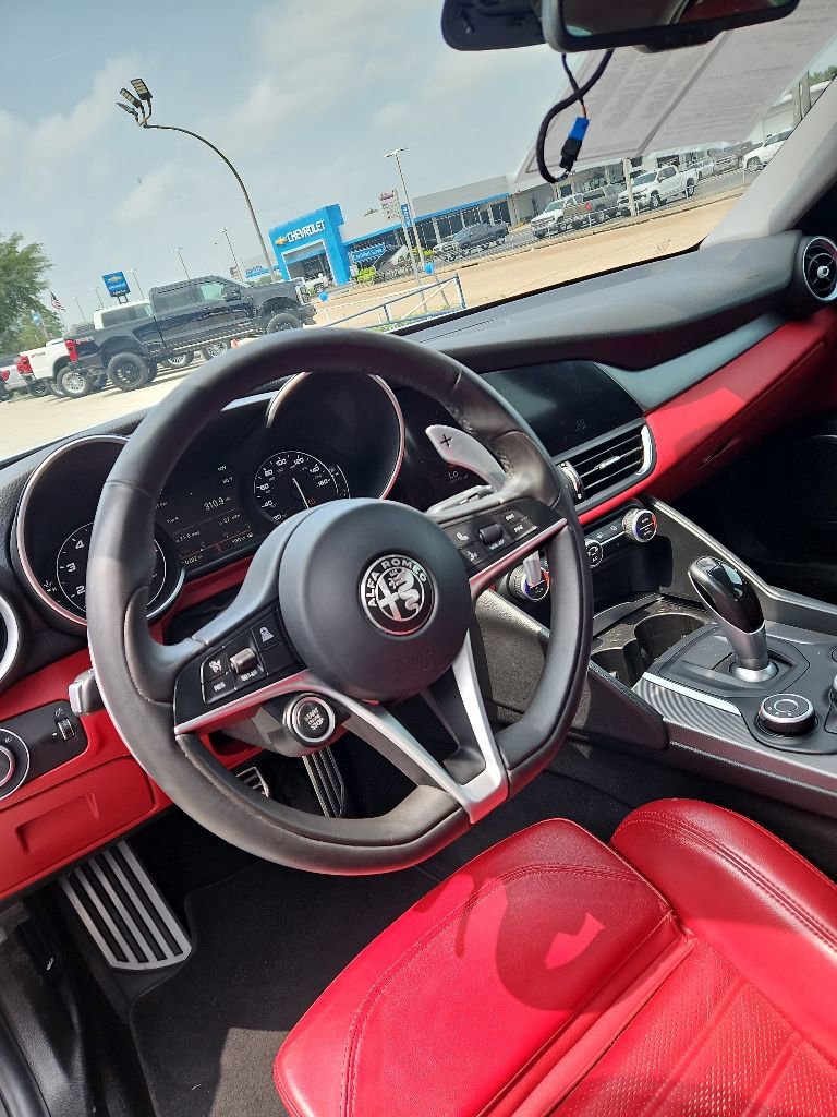 Used 2018 Alfa Romeo Giulia Ti Sport w/ Quick Order Package 22S Sport AWD/4WD image 16