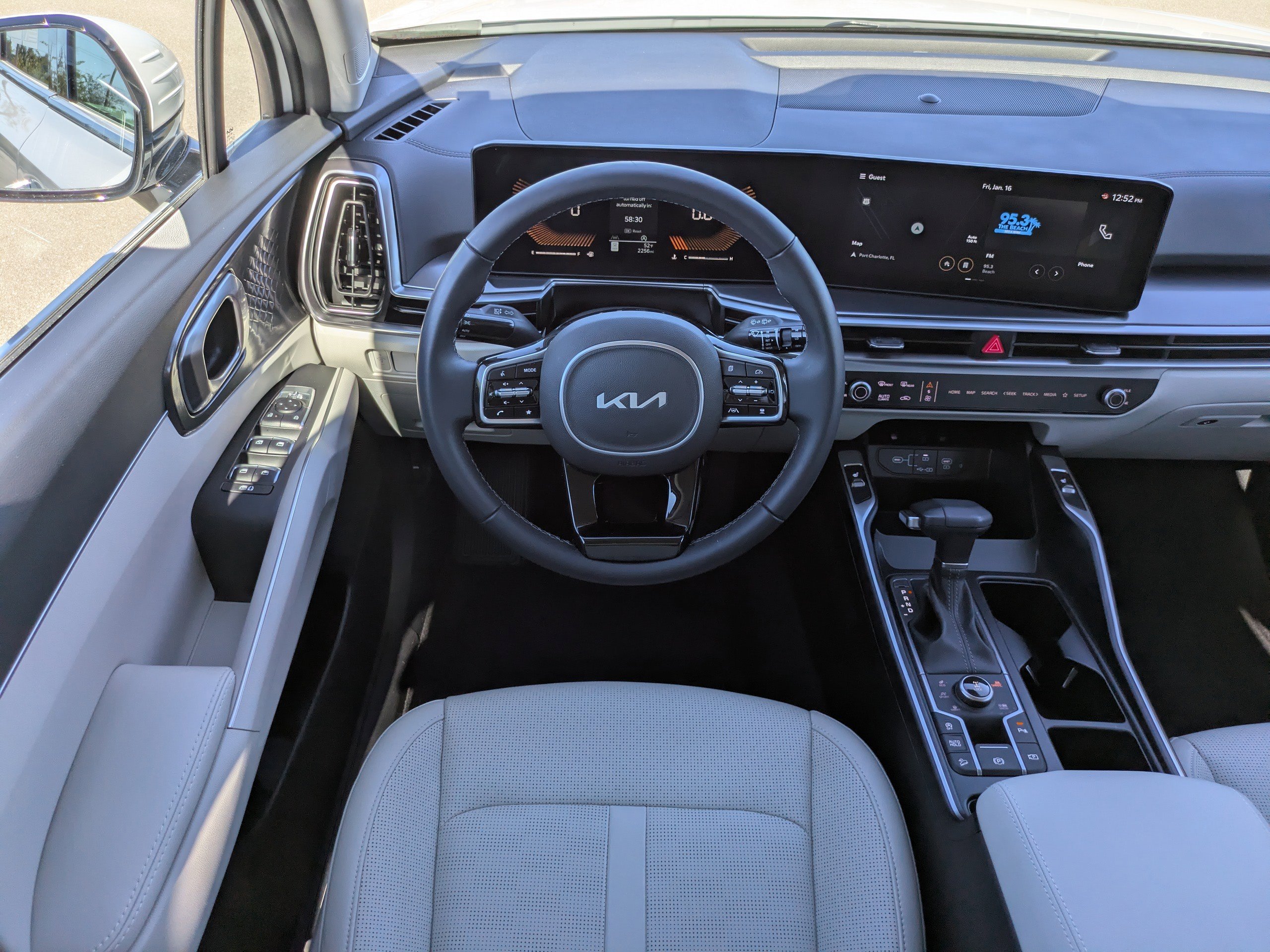 Certified 2025 Kia Sorento S image 21