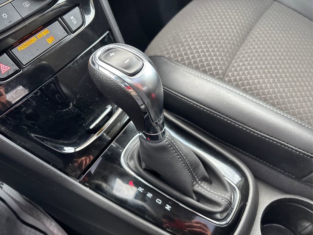 Used 2020 Buick Encore Sport Touring image 30