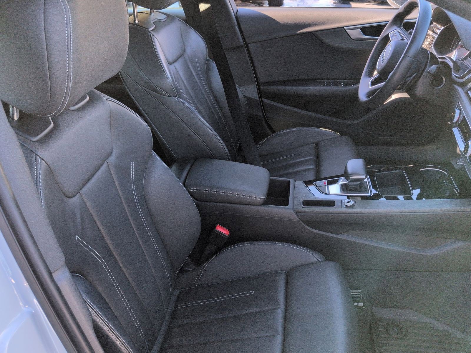 Used 2023 Audi A4 2.0T Premium image 32