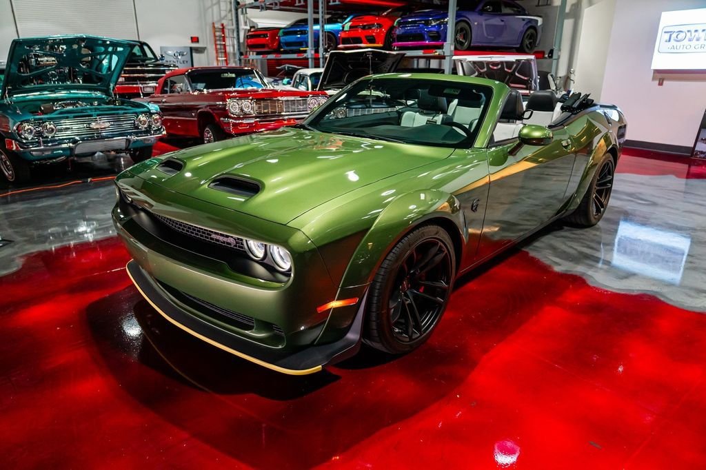 Used 2023 Dodge Challenger SRT Hellcat RWD image 1