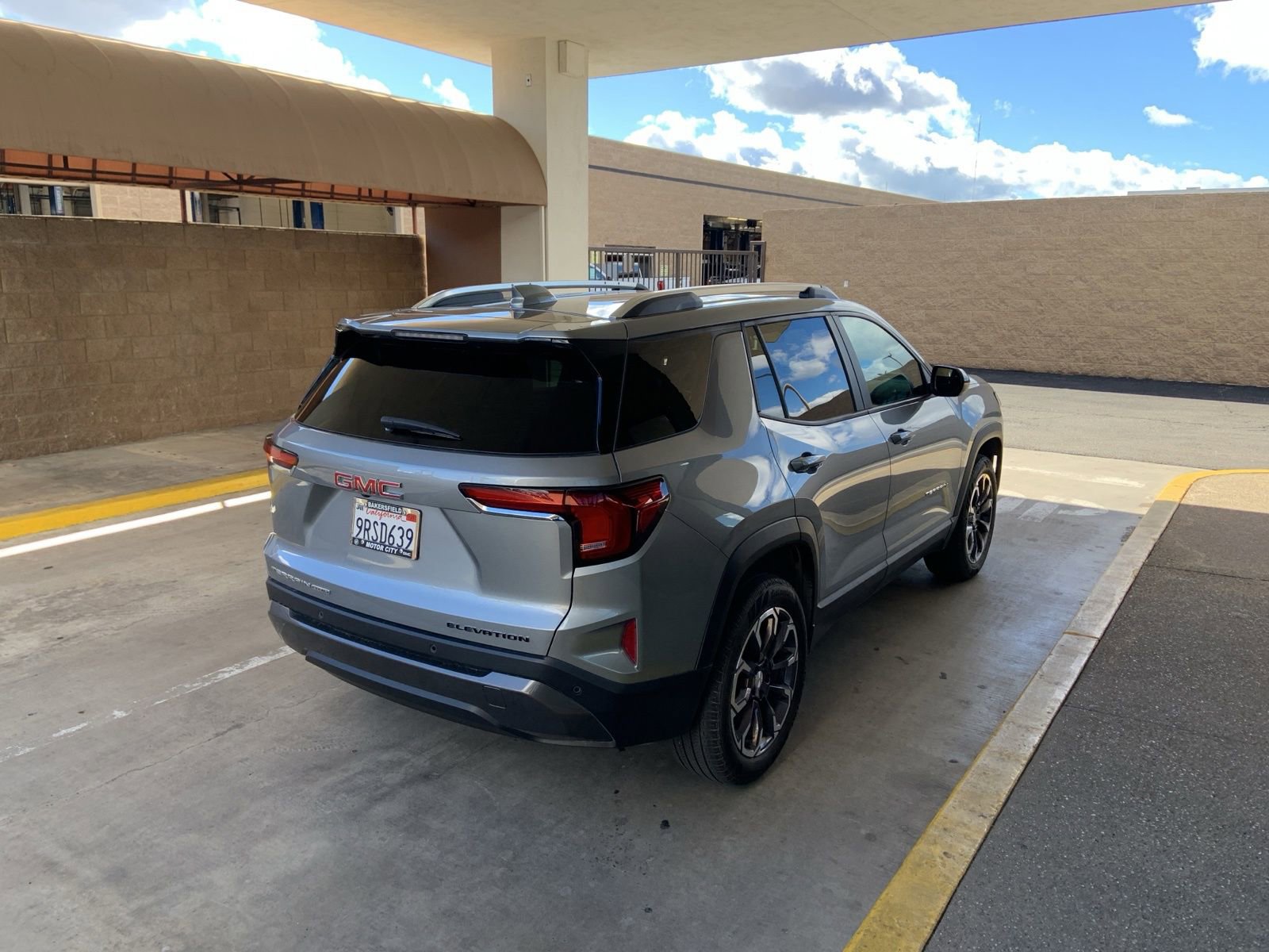 Certified 2025 GMC Terrain Elevation w/ Elevation Premium Package image 4