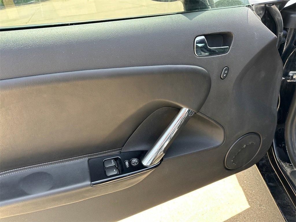 Used 2008 Saturn Sky w/ Weekend Getaway Package image 16