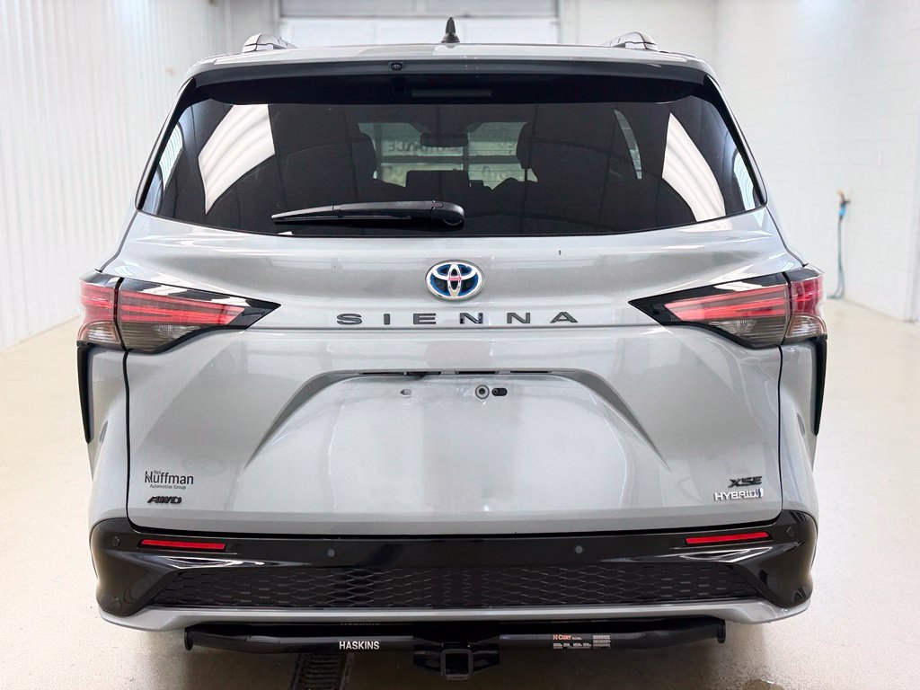 Used 2024 Toyota Sienna XSE w/ XSE Premium Package AWD/4WD image 7