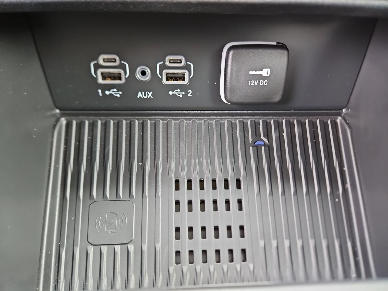 New 2026 Jeep Grand Cherokee Altitude AWD/4WD image 25