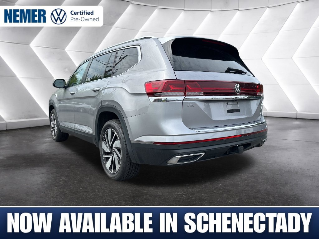 Used 2024 Volkswagen Atlas SEL AWD/4WD image 2