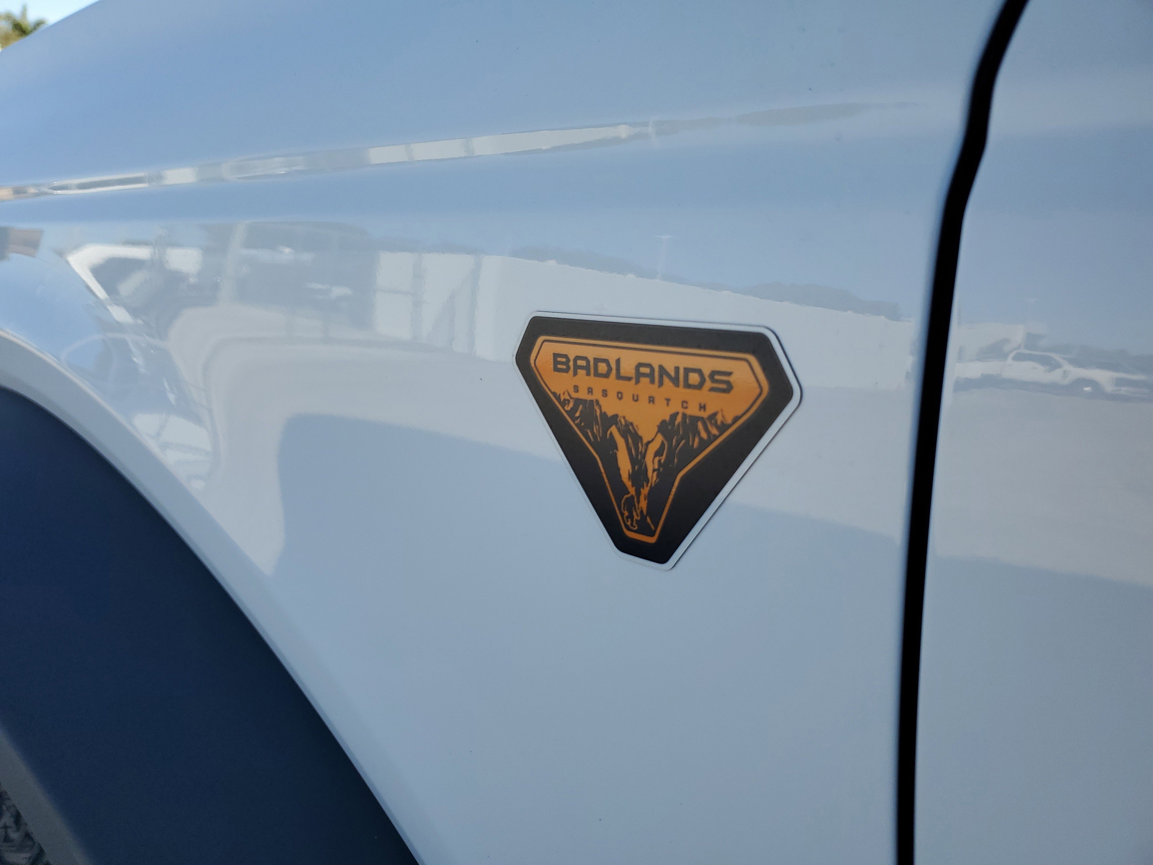 New 2025 Ford Bronco Badlands image 8