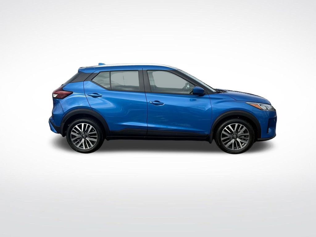 Used 2023 Nissan Kicks SV image 8