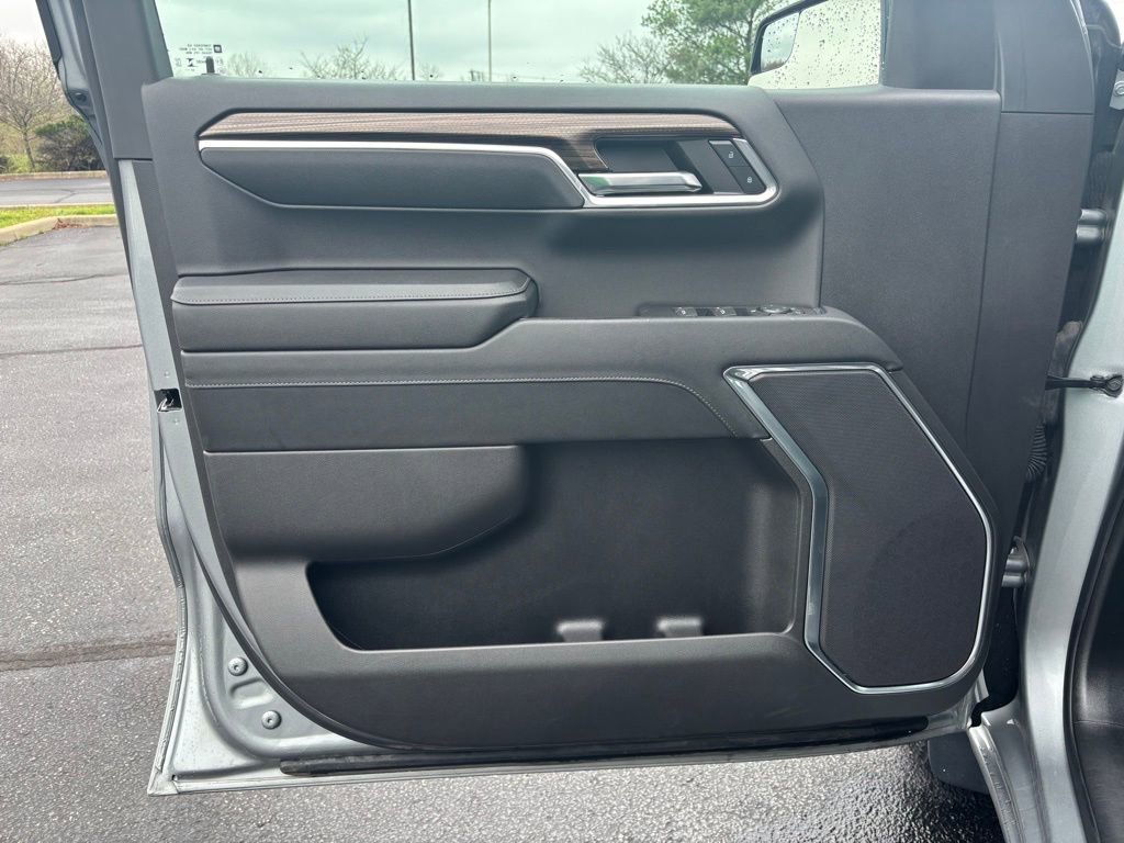 Used 2024 Chevrolet Silverado 1500 LT image 12