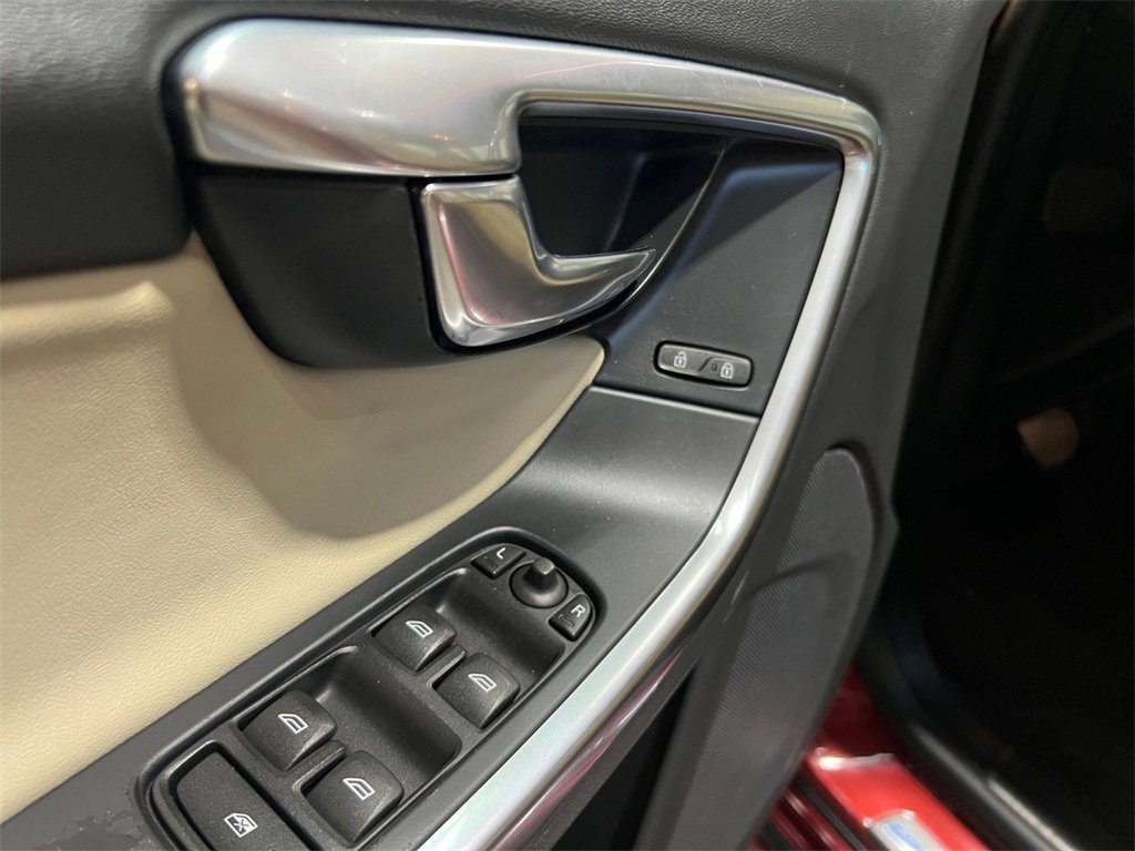 Used 2015 Volvo S60 T5 Premier image 22