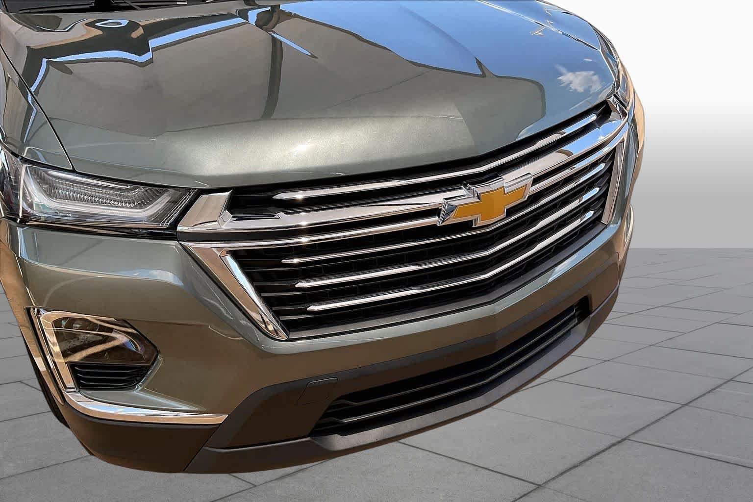 Used 2023 Chevrolet Traverse LT FWD image 28