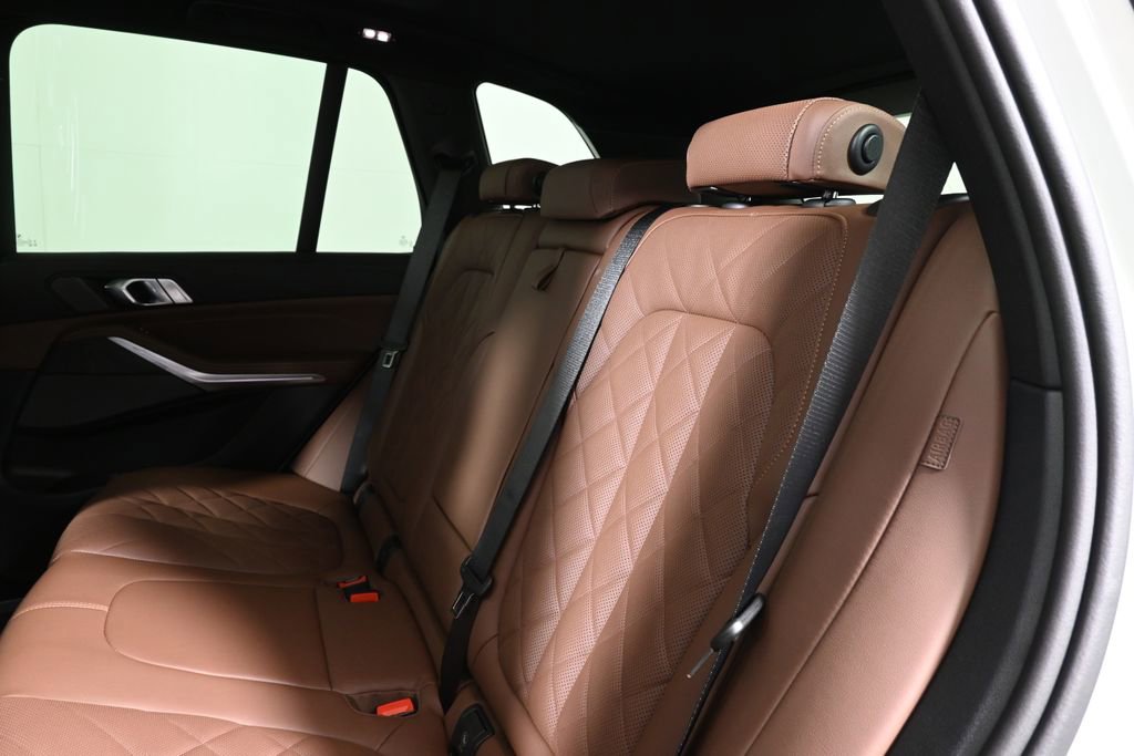 New 2026 BMW X5 xDrive50e AWD/4WD image 4
