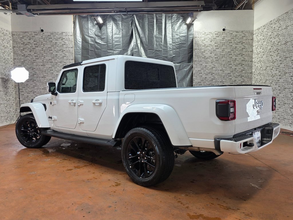 Used 2023 Jeep Gladiator Overland image 7