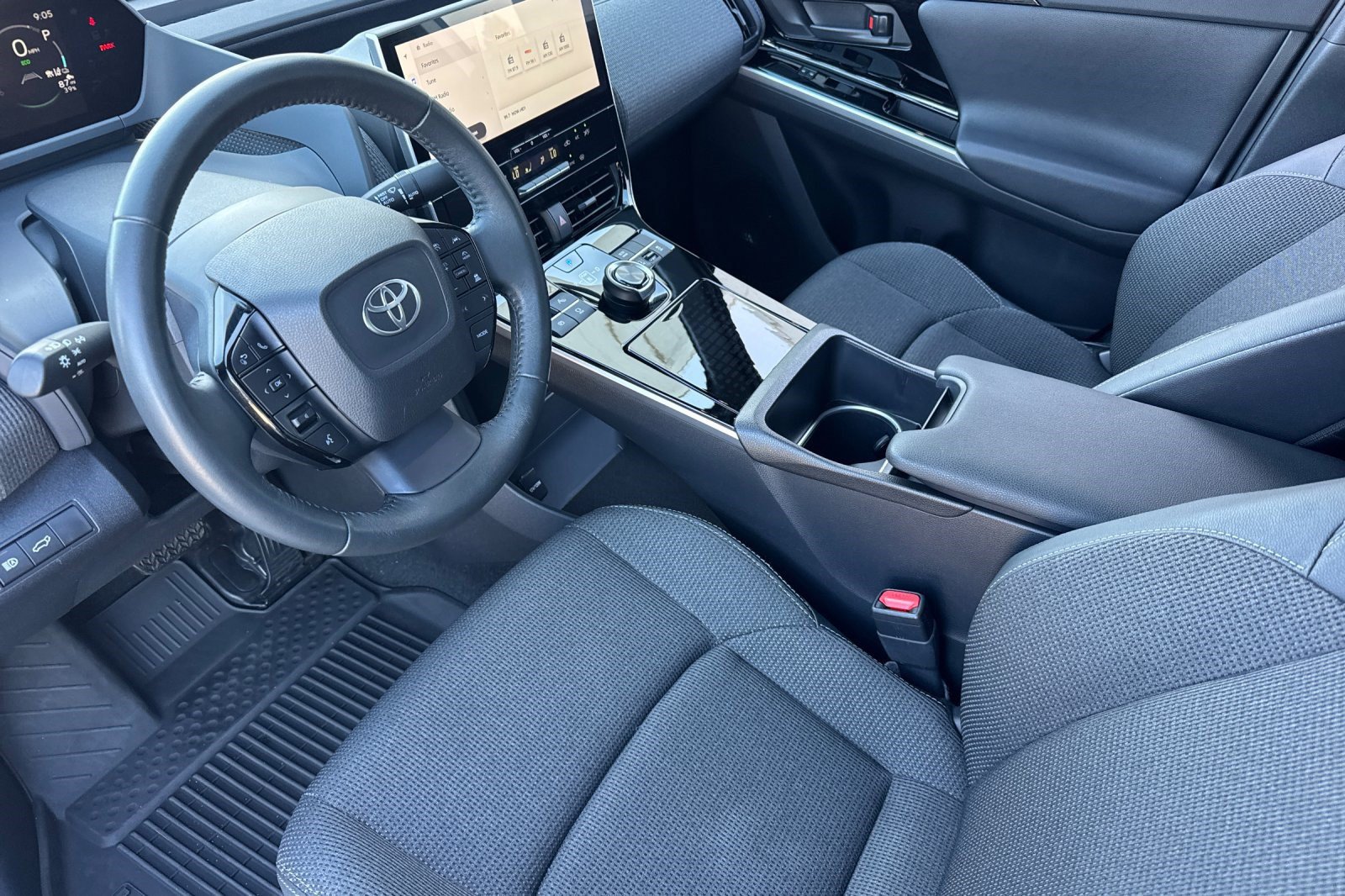 Certified 2025 Toyota bZ4X AWD image 4