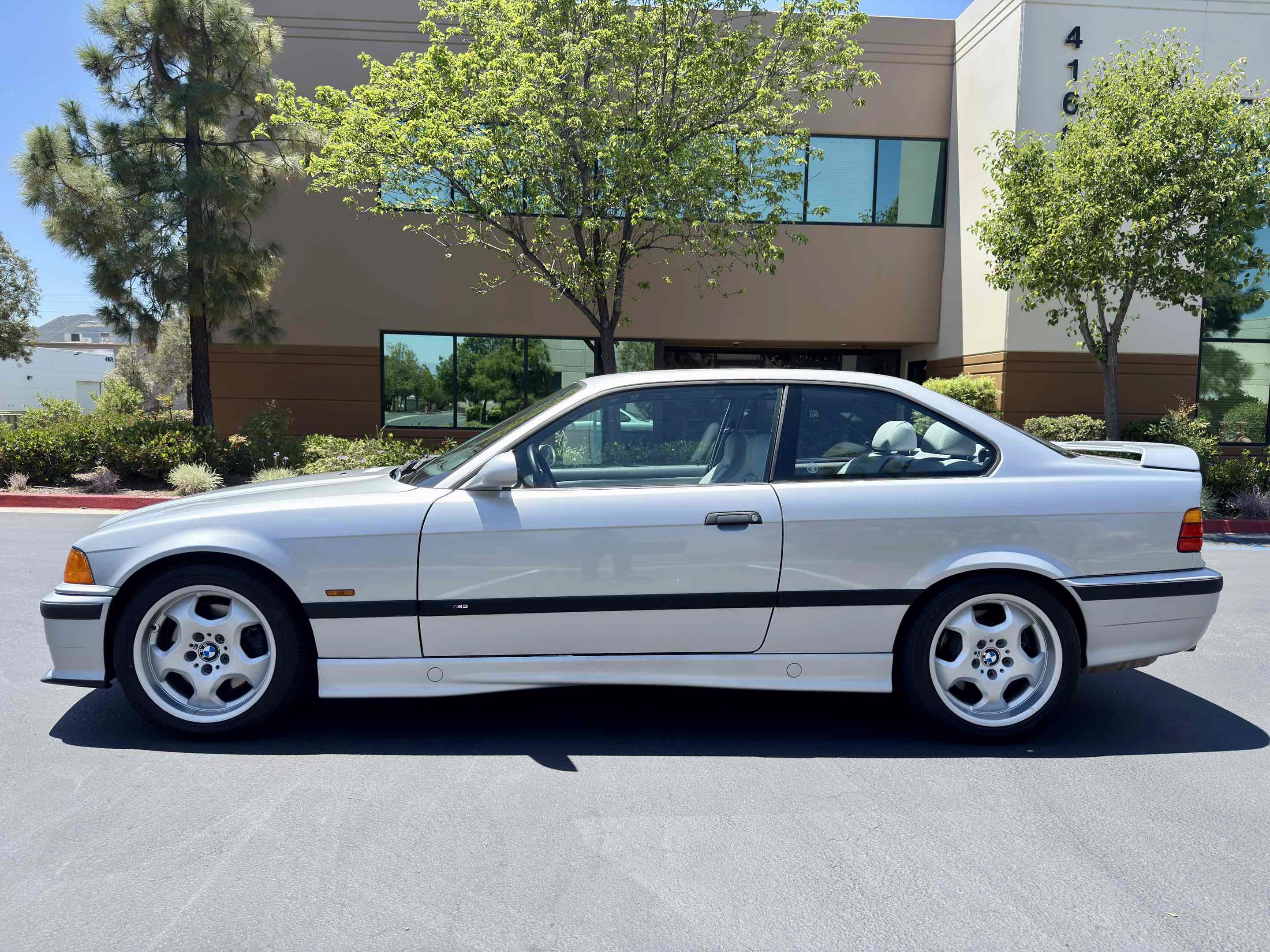 Used 1998 BMW M3 Coupe RWD image 3