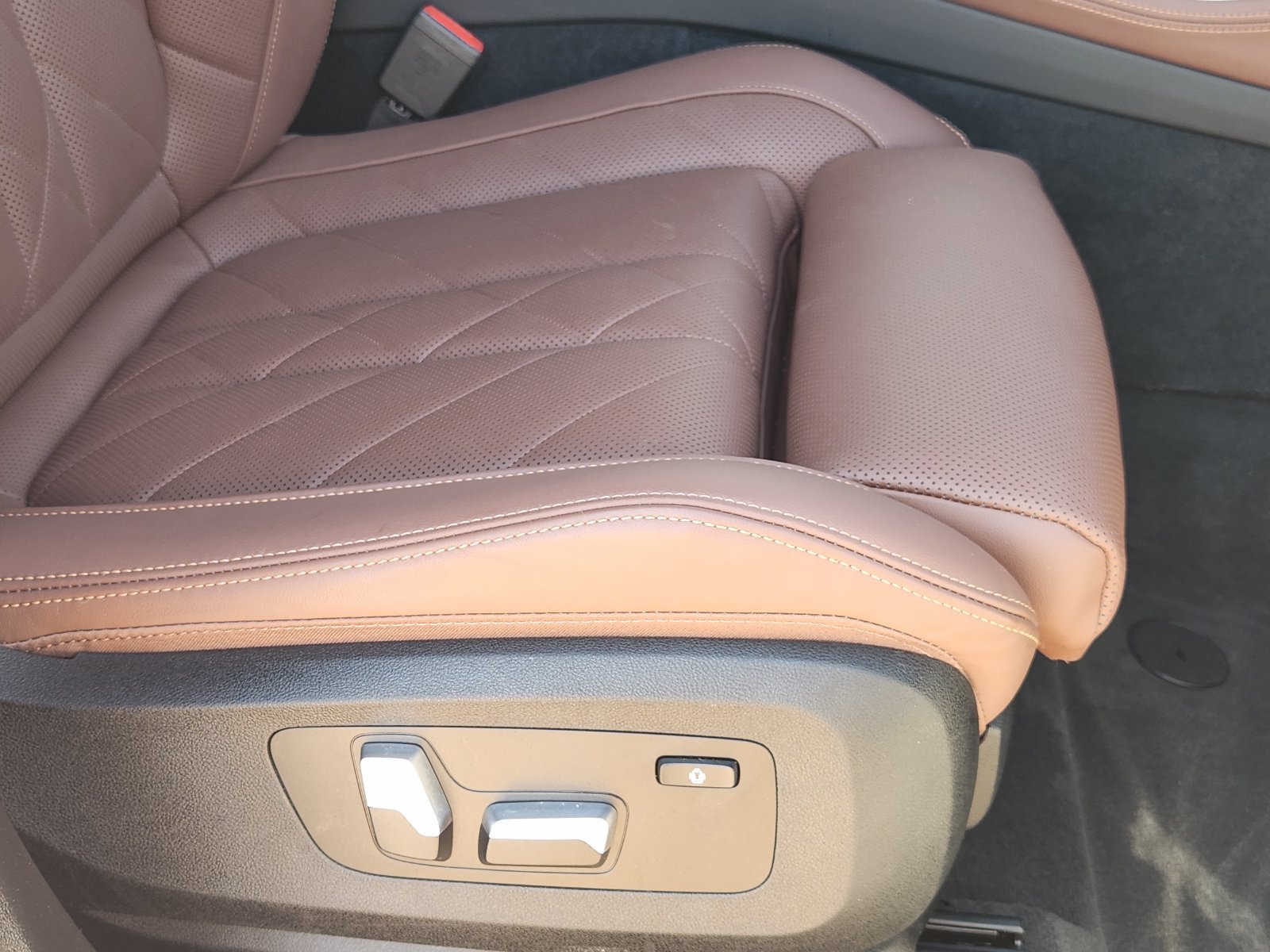 Used 2023 BMW X5 sDrive40i w/ M Sport Package RWD image 28
