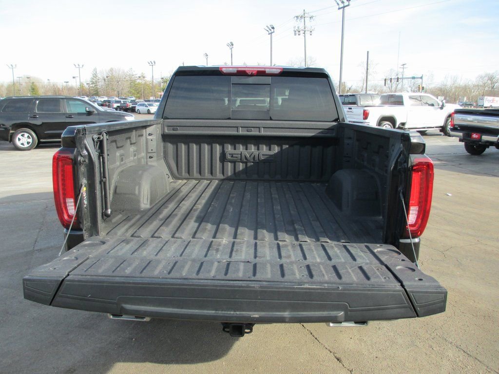 Used 2025 GMC Sierra 1500 AT4 w/ AT4 Premium Package AWD/4WD image 8