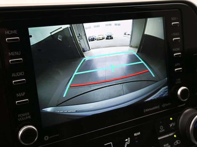 Used 2021 Toyota Highlander XLE FWD image 32